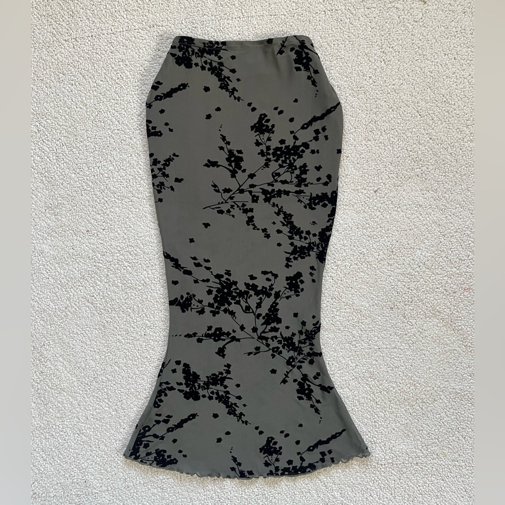 Black Floral-Print Pencil Skirt